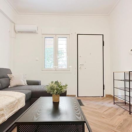 Apartament Valtetsiou Central 50Sqm Apt In Ateny Zewnętrze zdjęcie