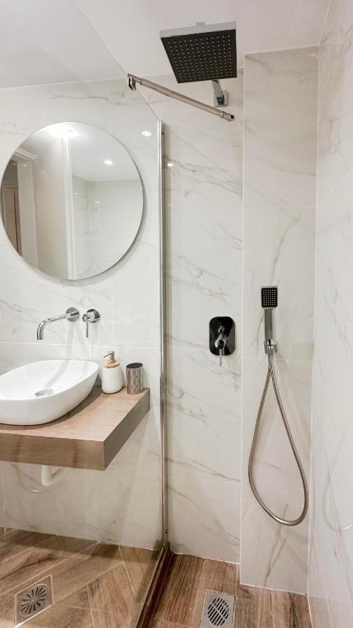 Apartament Valtetsiou Central 50Sqm Apt In Ateny Zewnętrze zdjęcie